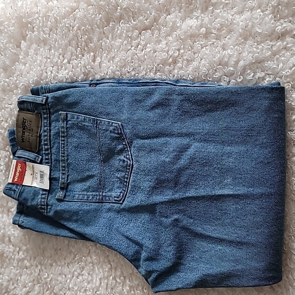 Men's Wrangler Authentics Regular fit comfort jeans - Picture 8 of 8